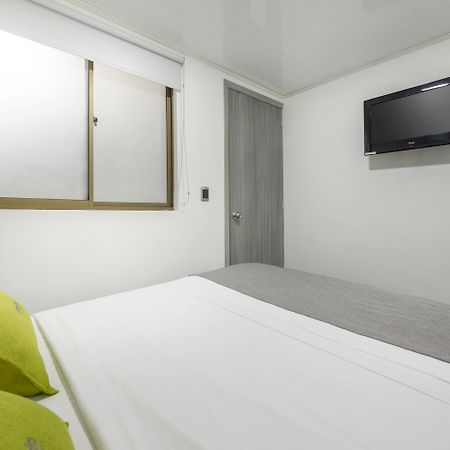 Ayenda 1024 Agora Inn Hotel Bogotá Esterno foto